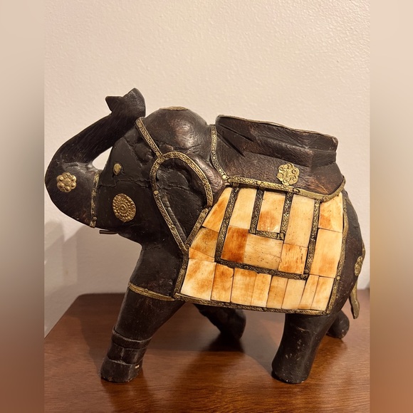 VINTAGE-CARVED+BONE INLAY ELEPHANT FIGURE. - Picture 2 of 3